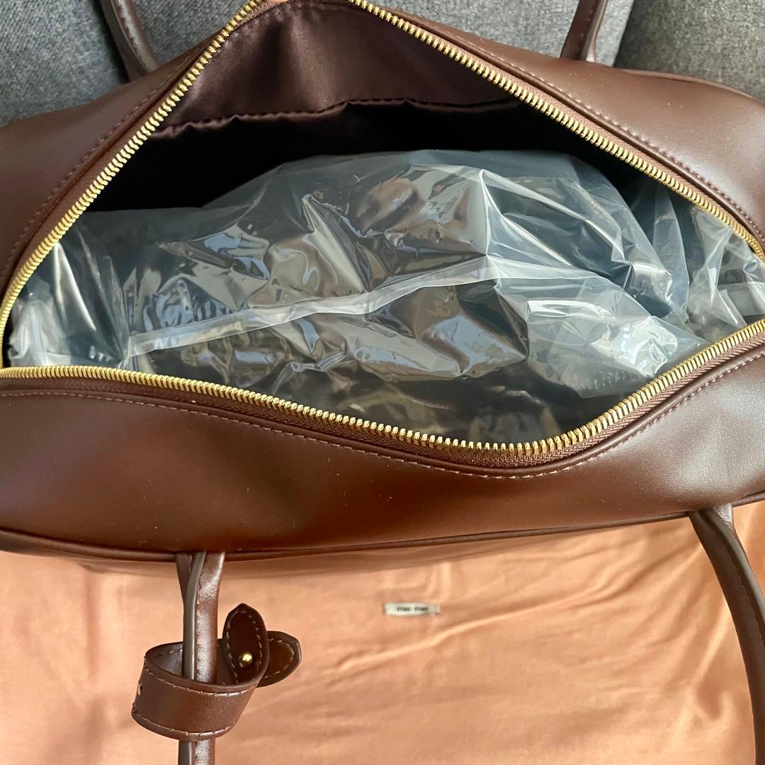 miu miu ブラウン レザービジネスバッグ