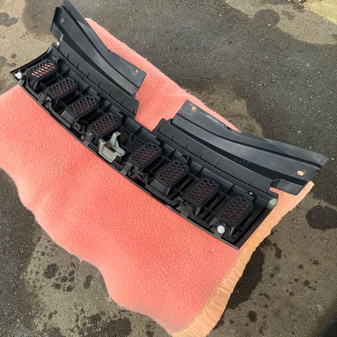 【たまちゃん】三菱デリカd5 前期　フロントグリル　マットブラック