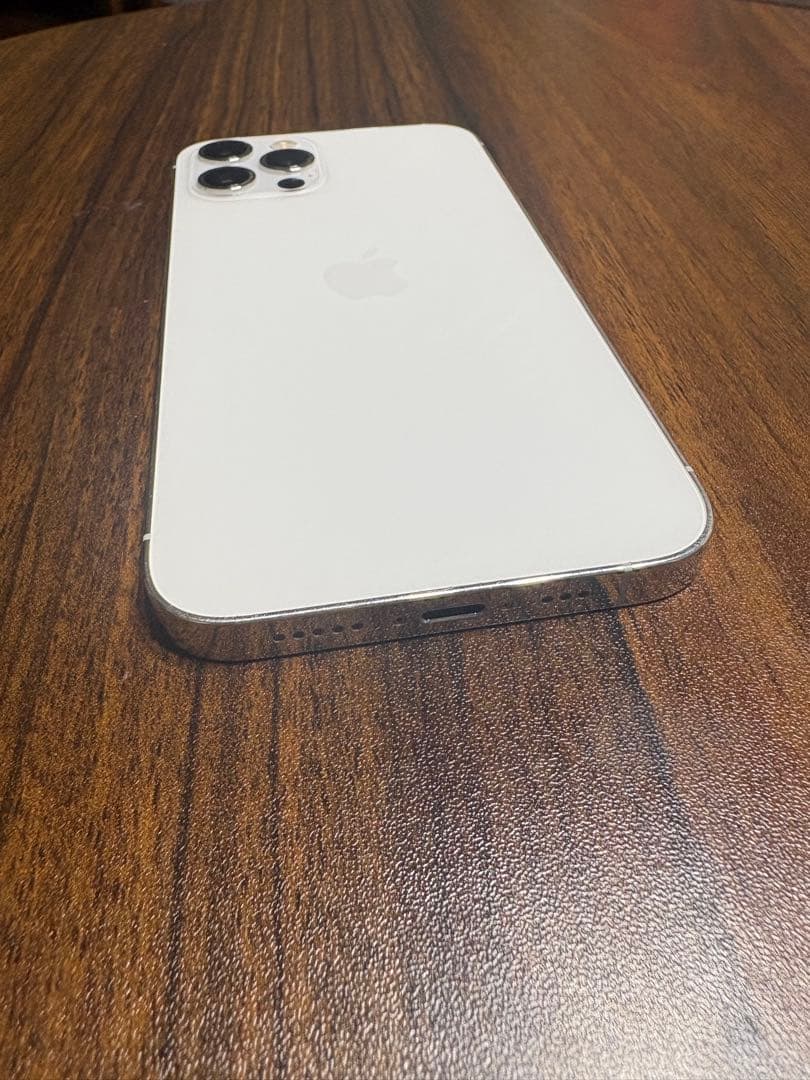 Apple iPhone 12 Pro ホワイト本体