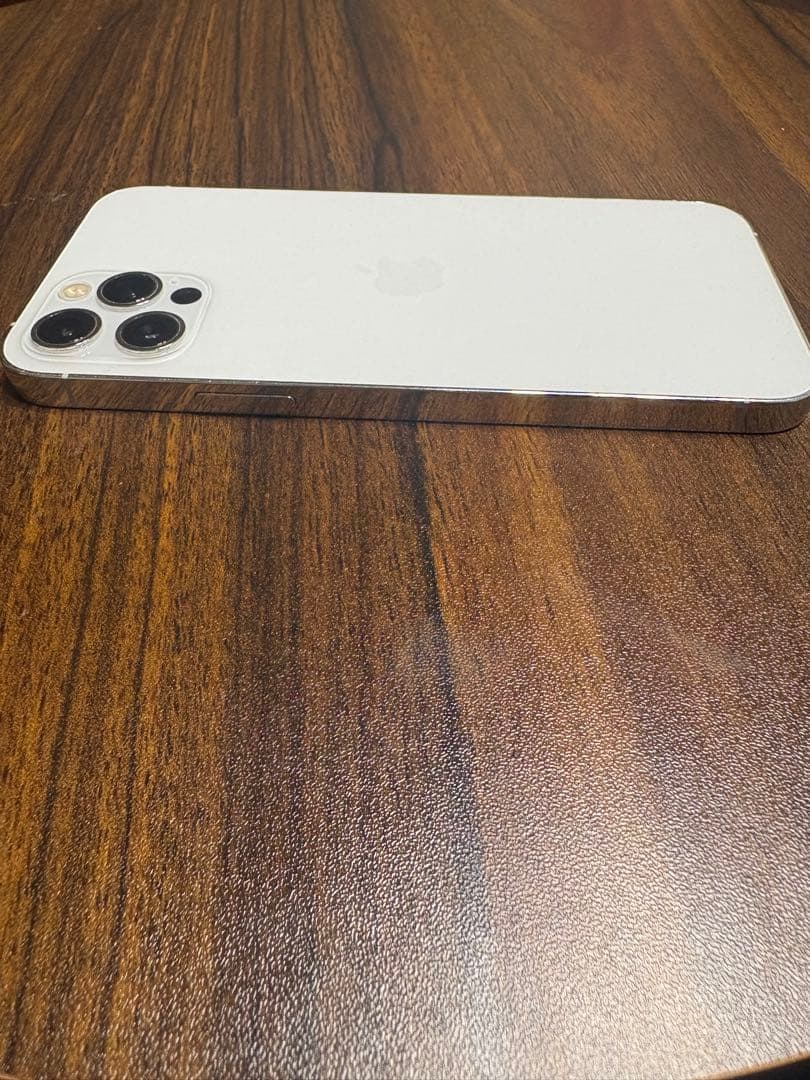 Apple iPhone 12 Pro ホワイト本体