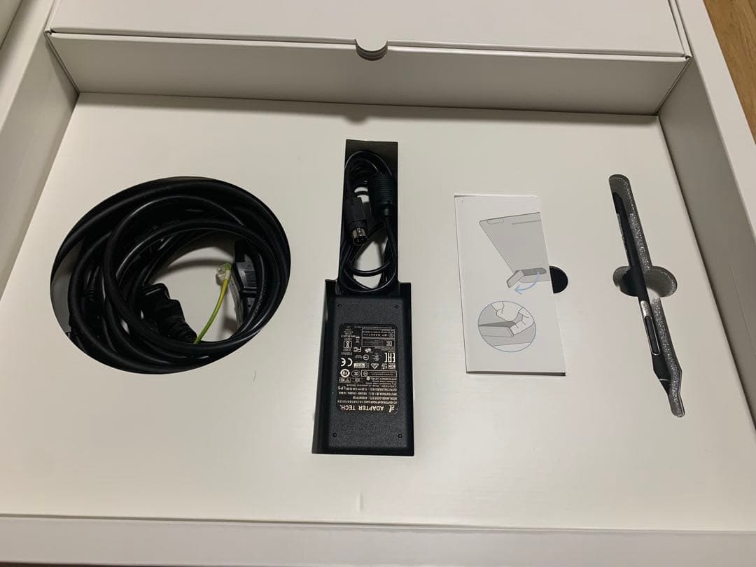 Wacom Cintiq 16 液晶ペンタブレット本体