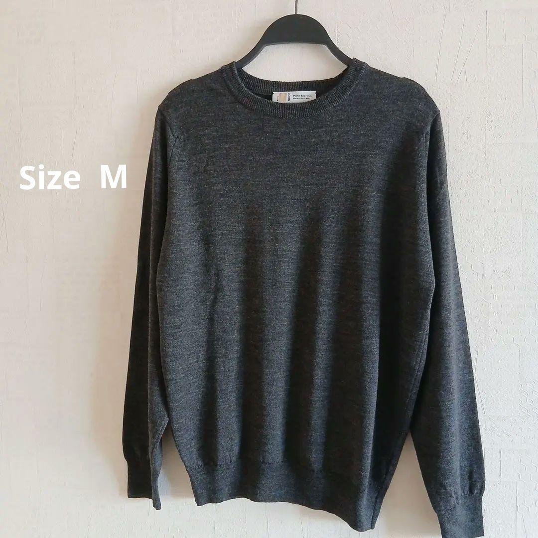 ダークグレー クルーネックセーター