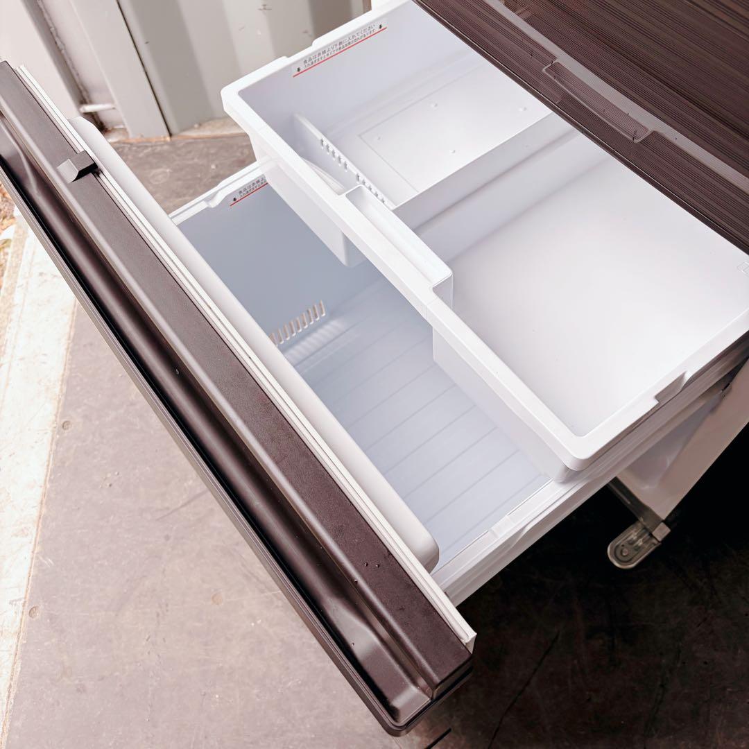 124運搬取付無料！グロッシーブラウン純正三菱3ドアスリム冷蔵庫！完動品超美品！