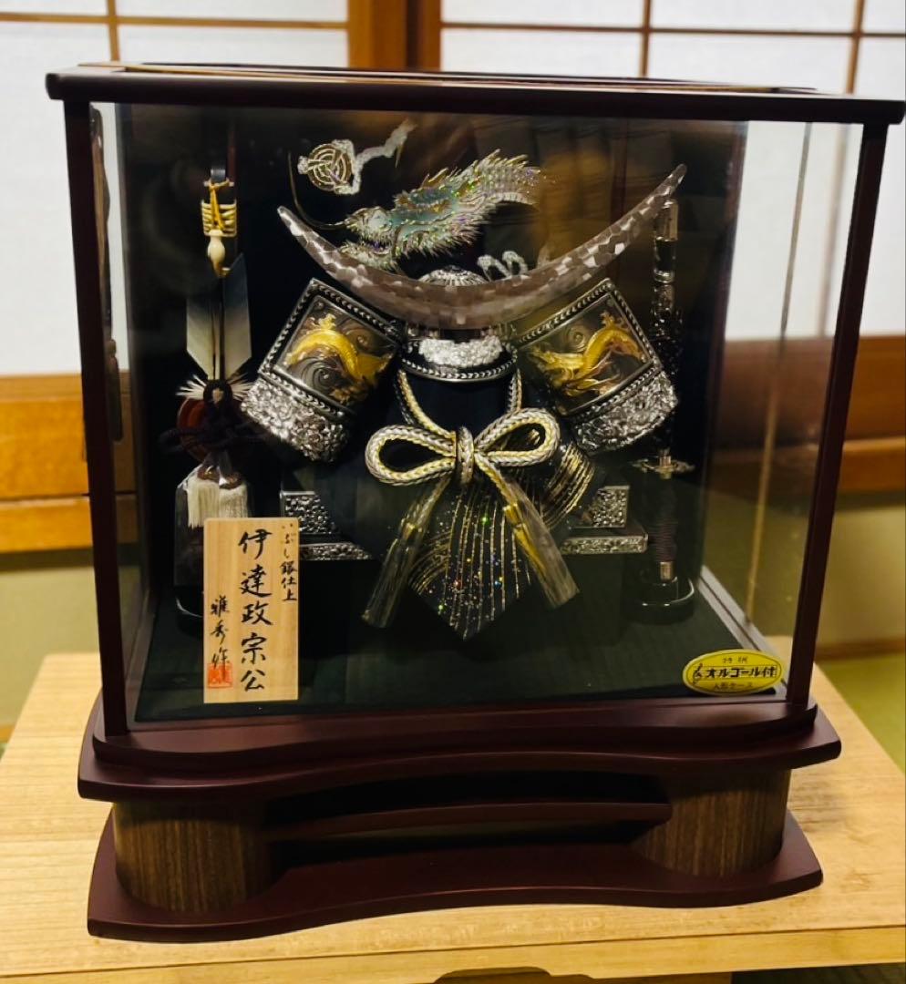 大幅値下げ！五月人形伊達政宗公兜飾り　ガラスケース、オルゴール付き