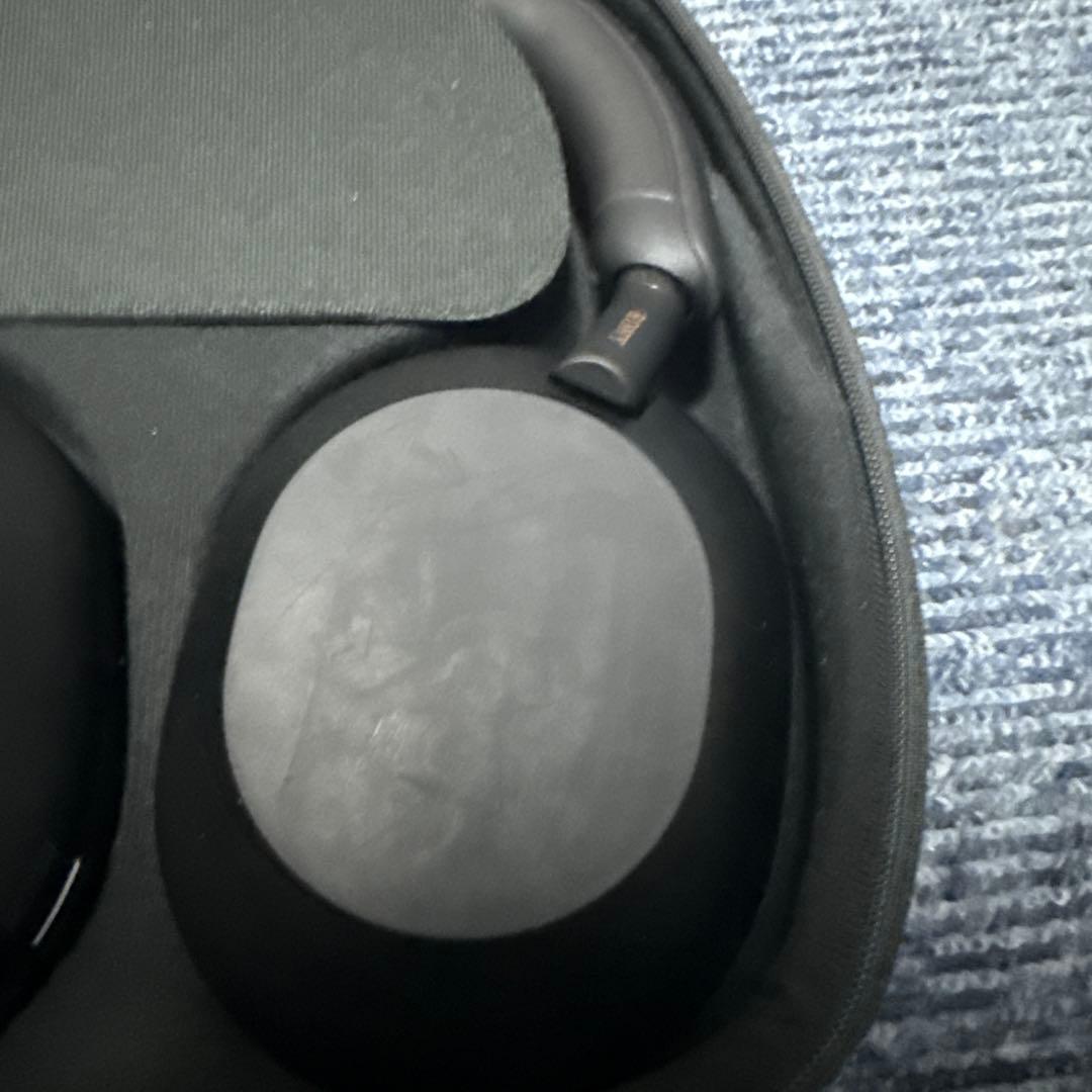 ブラック ワイヤレスヘッドホン ケース付き