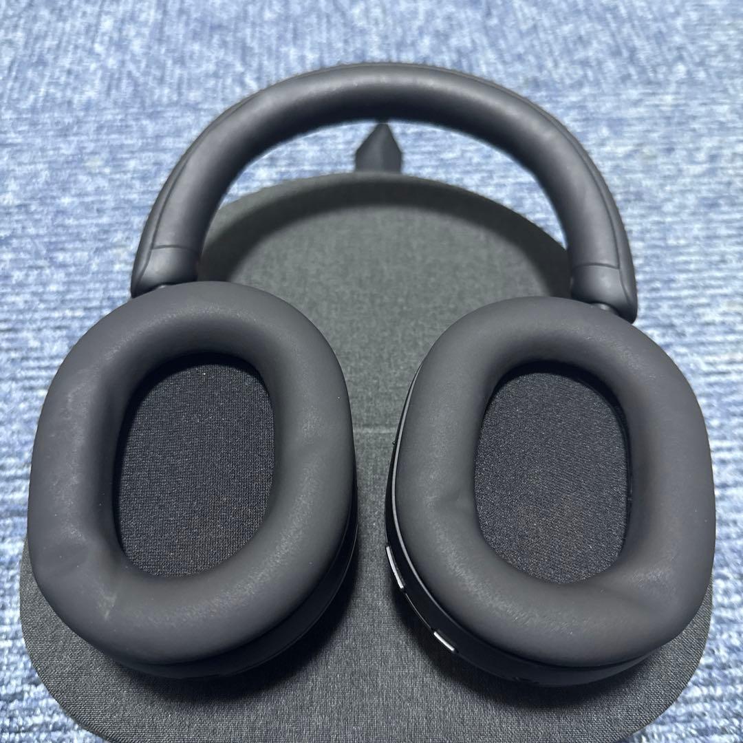 ブラック ワイヤレスヘッドホン ケース付き