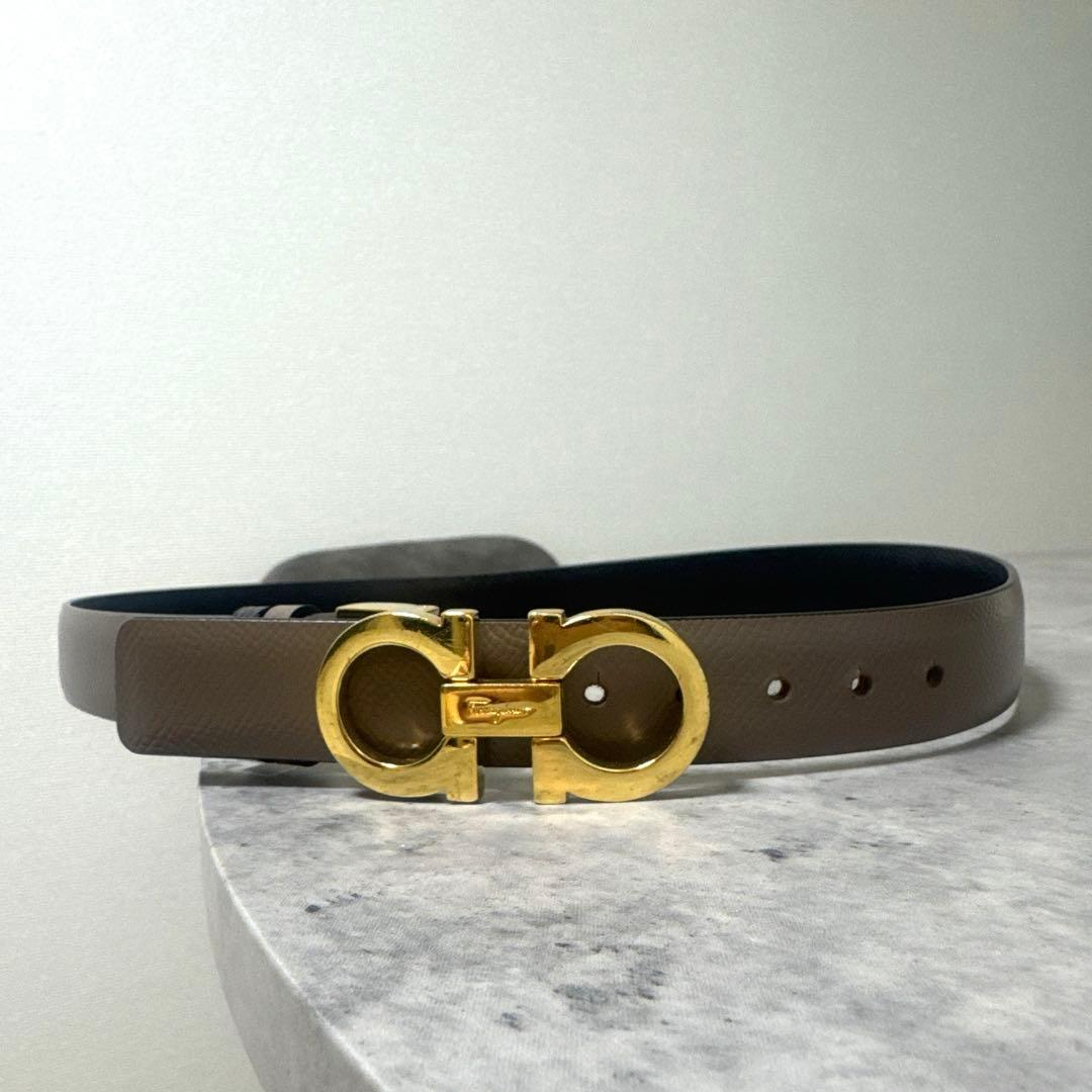 FERRAGAMO リバーシブルベルト Caraway Seed/Black
