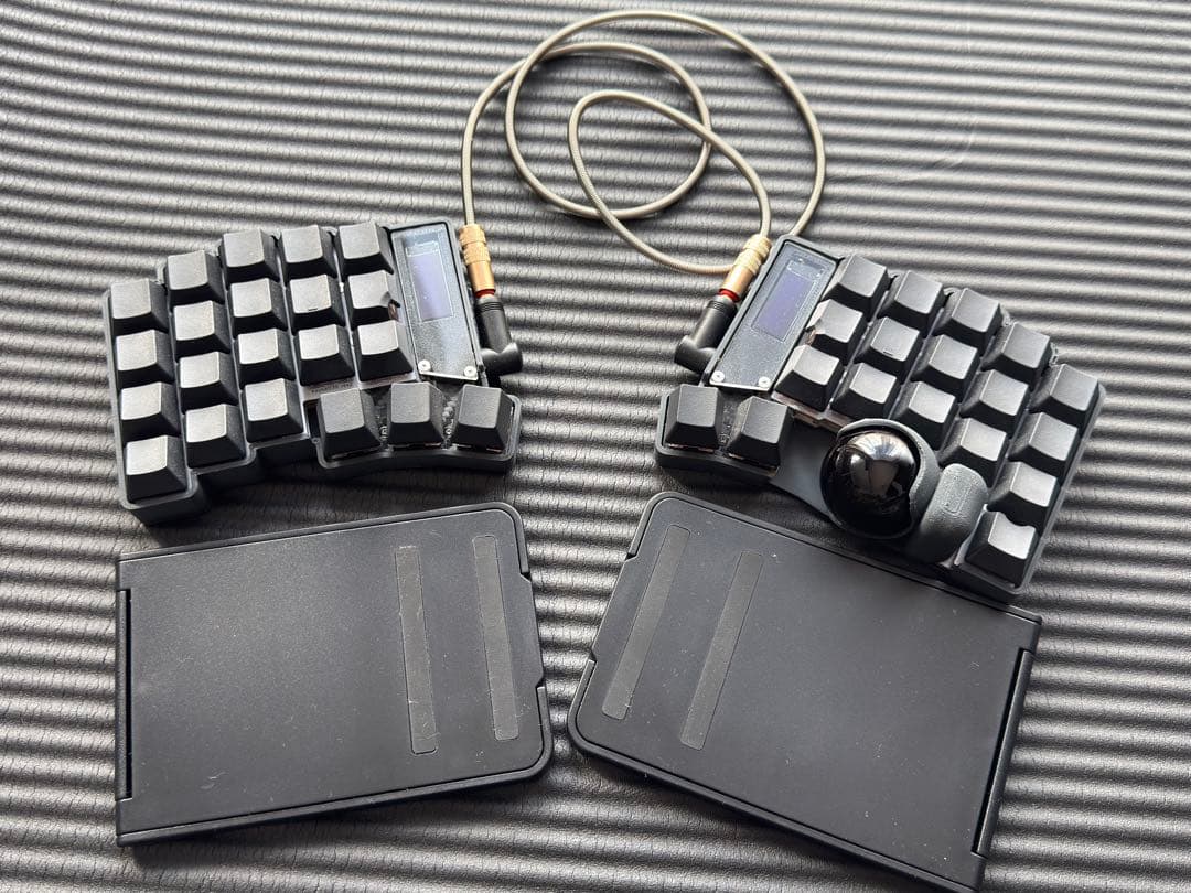 keyball39 組立済み スタンド、ケース付き