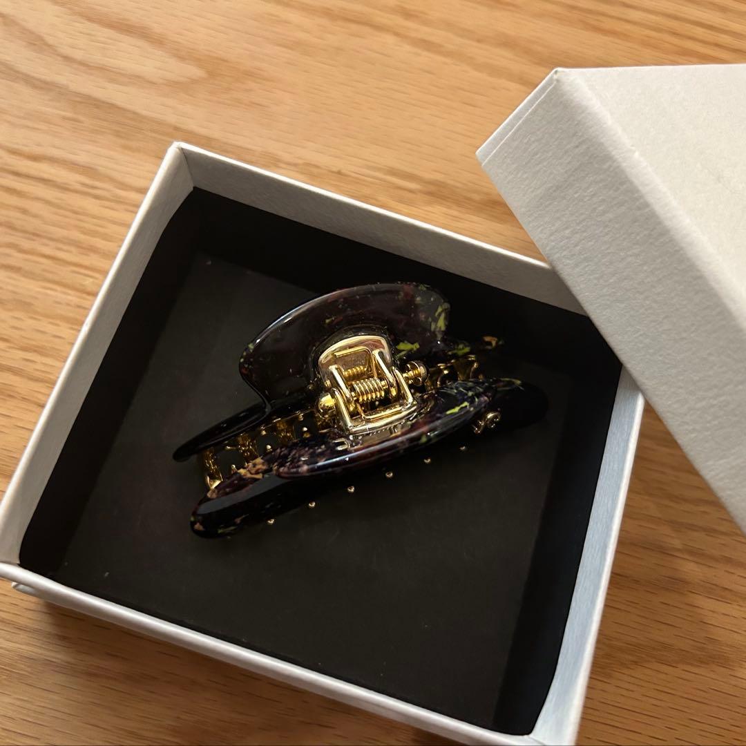 ACCA アッカ　マーブルが珍しいバービークリップMサイズ　ブラック