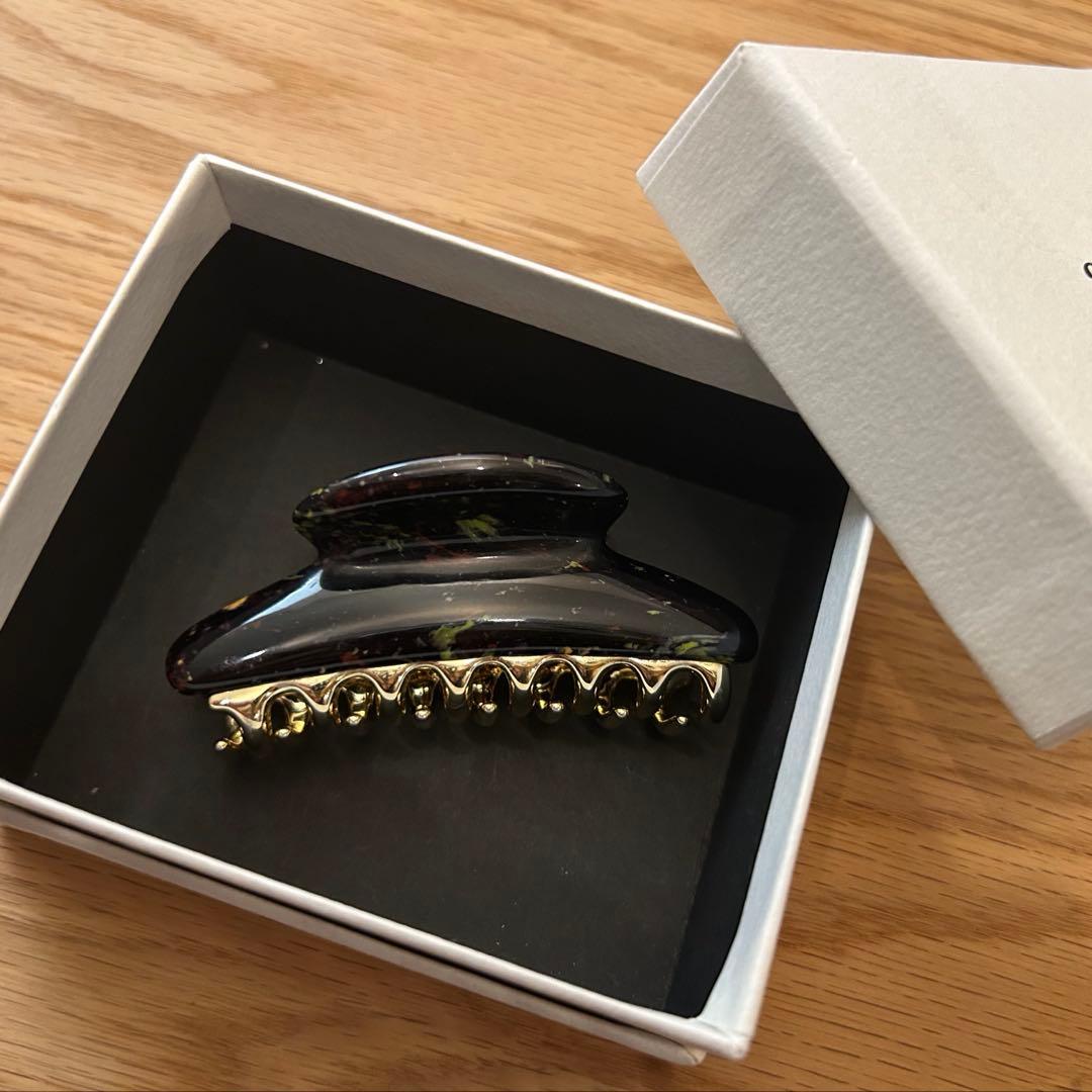 ACCA アッカ　マーブルが珍しいバービークリップMサイズ　ブラック