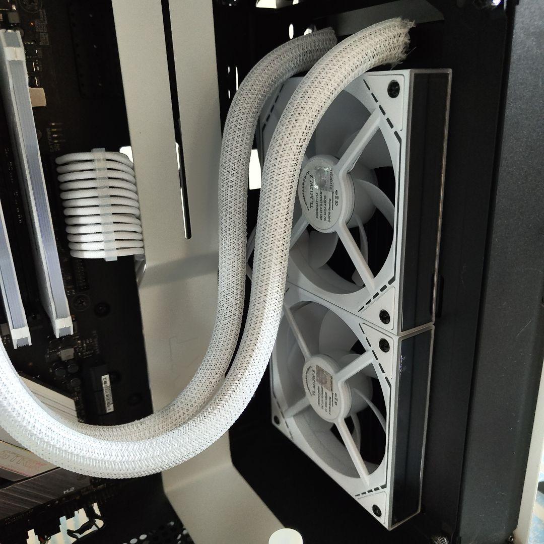 m*l様 Ryzen7.5800x3D ゲーミングPC 電源とグラボストレージメ