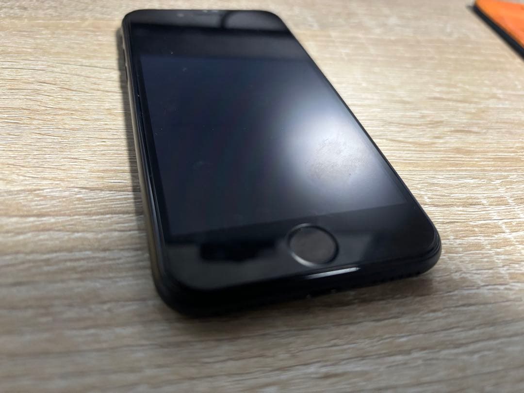 iPhoneSE(第三世代) SIMフリー バッテリー最大容量80%ケースおまけ