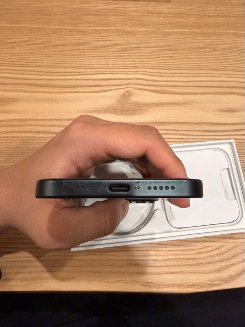 iPhone15 128GB ブラック　Apple Store SIMフリー