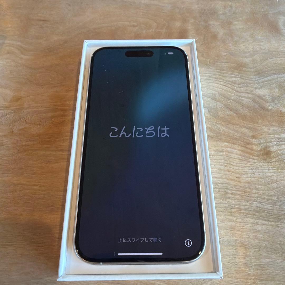 Apple iPhone 15 Pro ホワイトチタニウム　SIMフリー