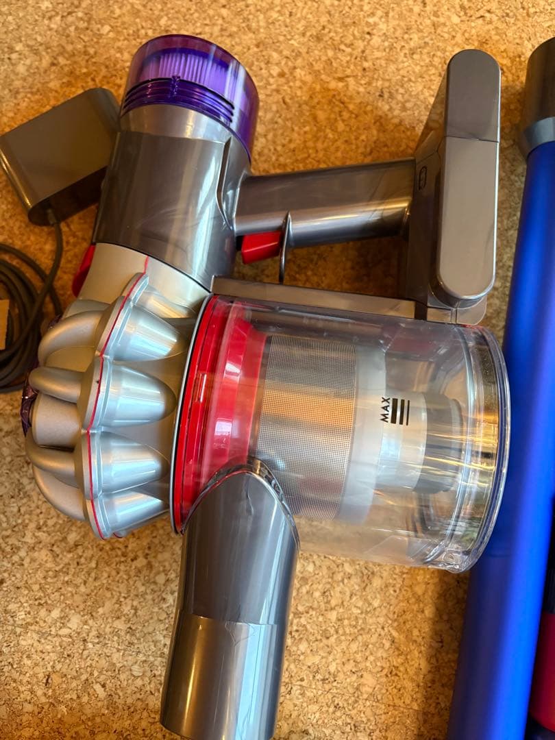 Dyson 掃除機(キャニスター)本体 付属品付き　sv25 【美品】