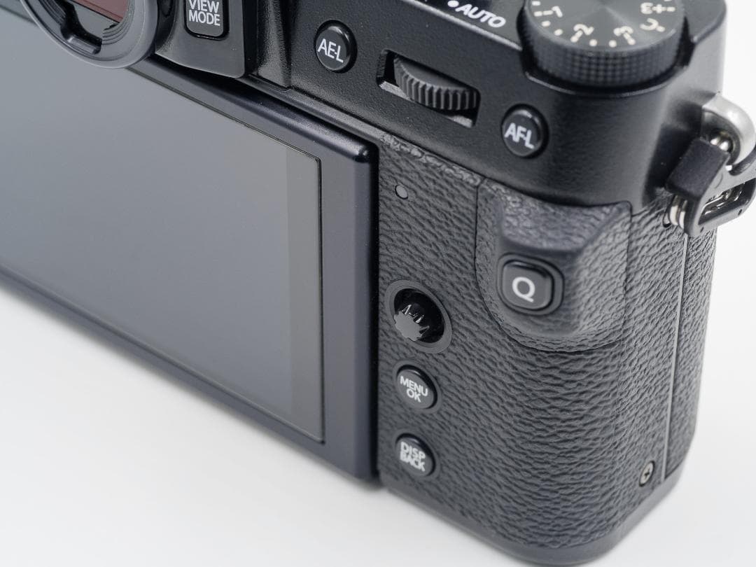 FUJIFILM X-T30 ミラーレス一眼 本体 純正拡張グリップ付