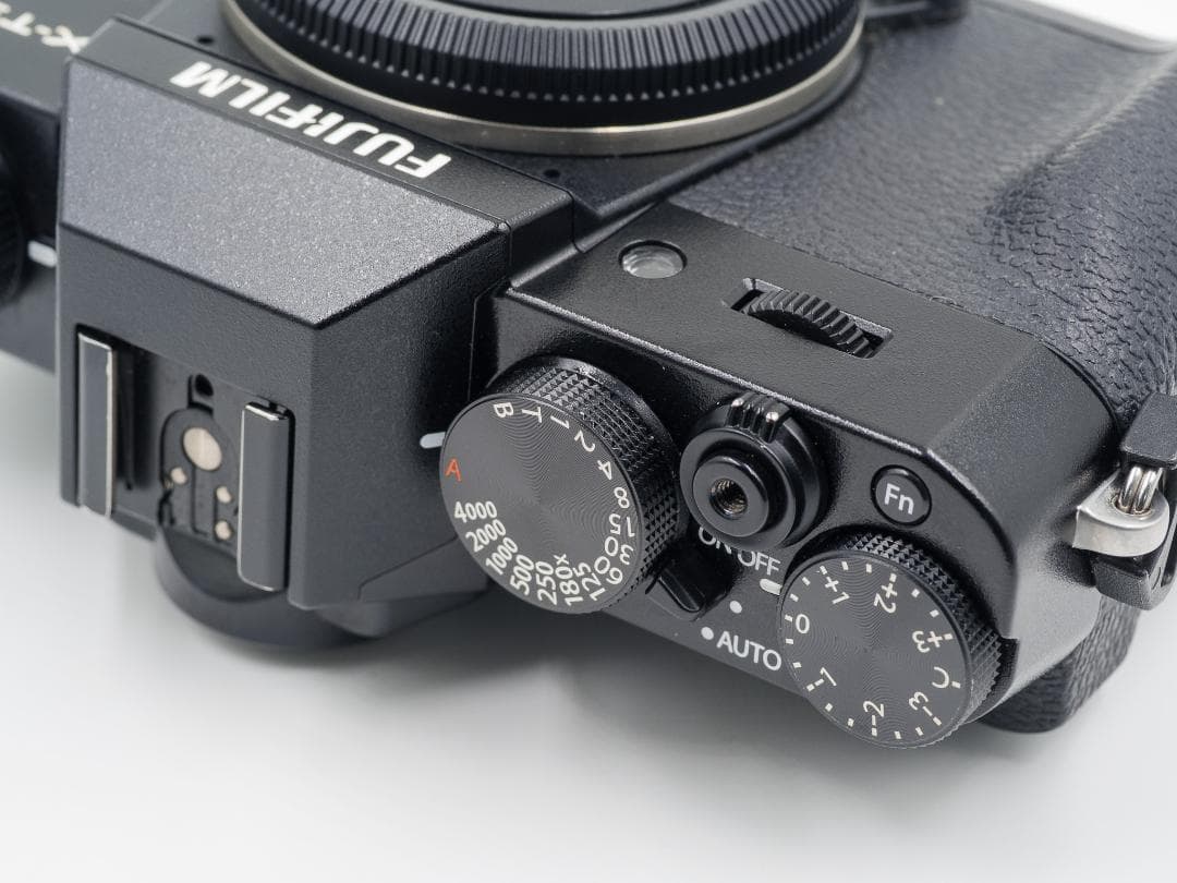 FUJIFILM X-T30 ミラーレス一眼 本体 純正拡張グリップ付