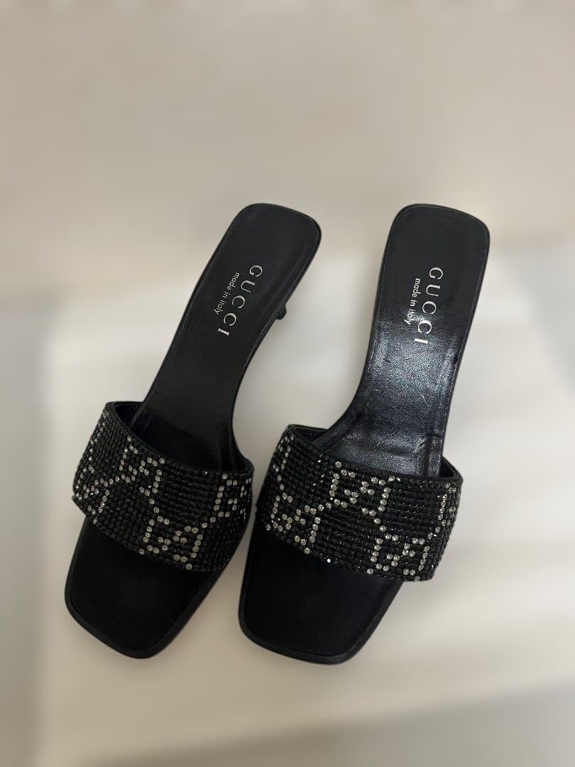 GUCCI ビジュー付き ブラックミュールサンダル