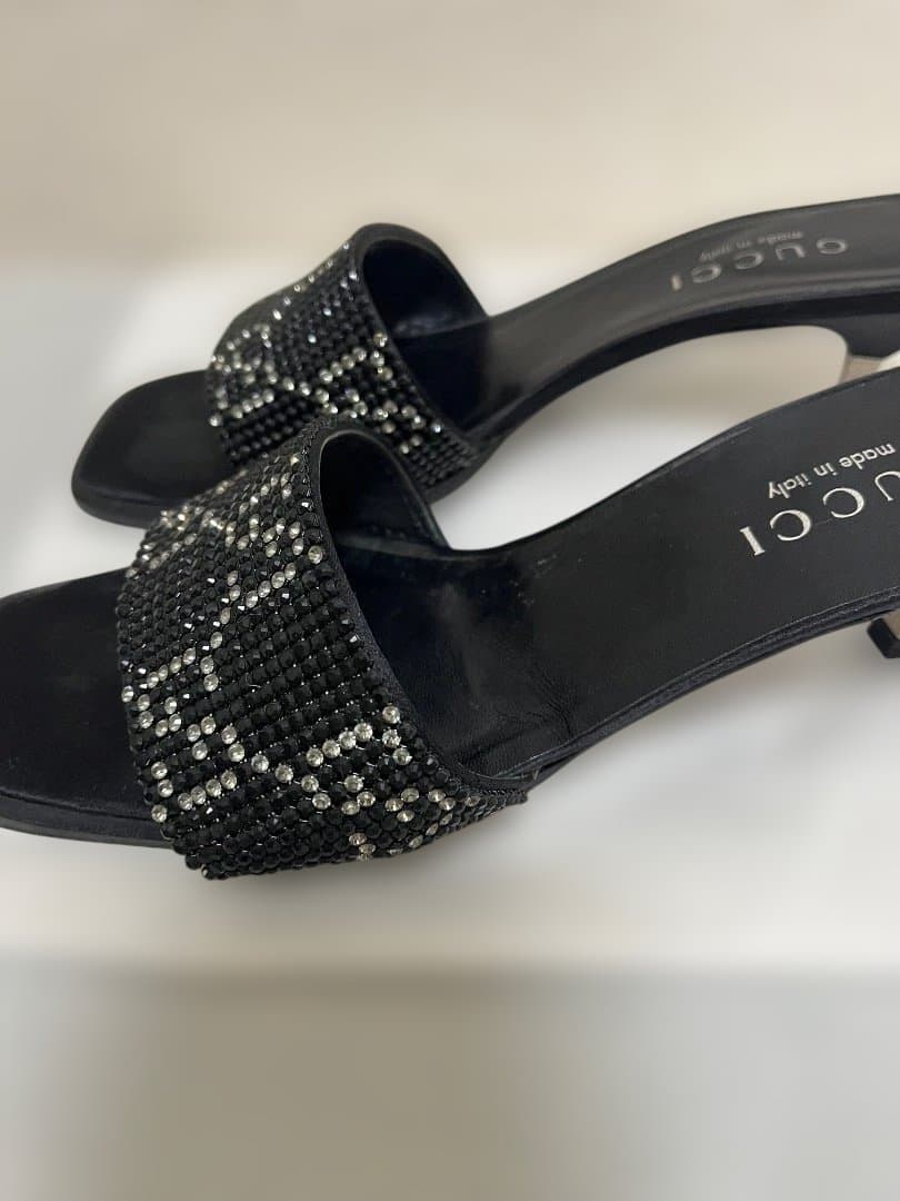 GUCCI ビジュー付き ブラックミュールサンダル