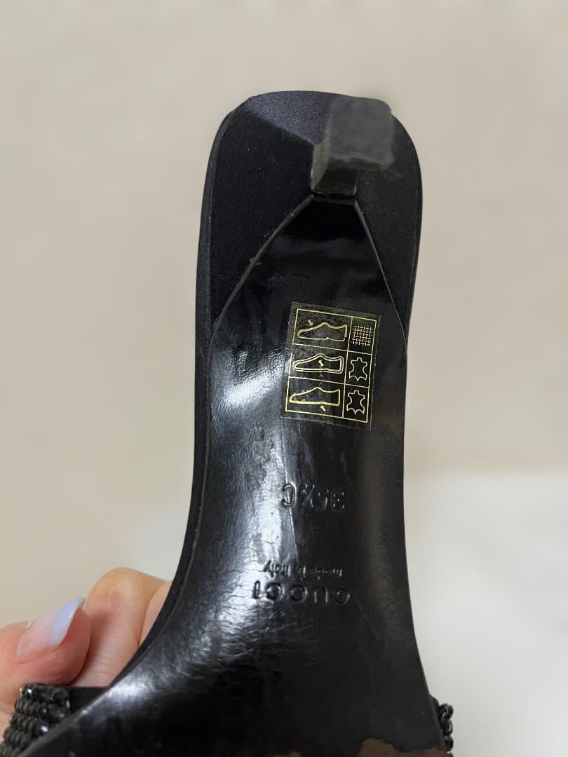 GUCCI ビジュー付き ブラックミュールサンダル