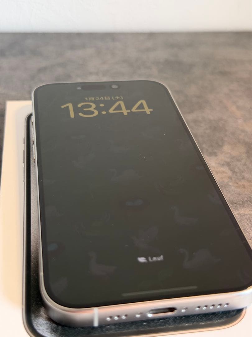 Apple iPhone 15 Pro ホワイトチタニウム 本体