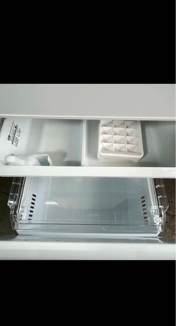 TOSHIBA 送料込み　ノンフロン冷凍冷蔵庫　GR-U33SC 2023年製