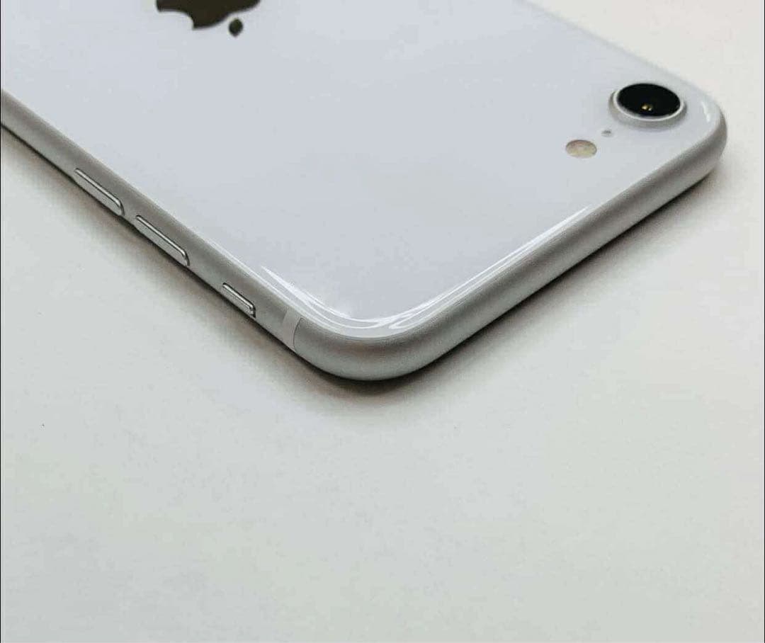 iPhone SE 第2世代 64GB SIMフリーバッテリー100％