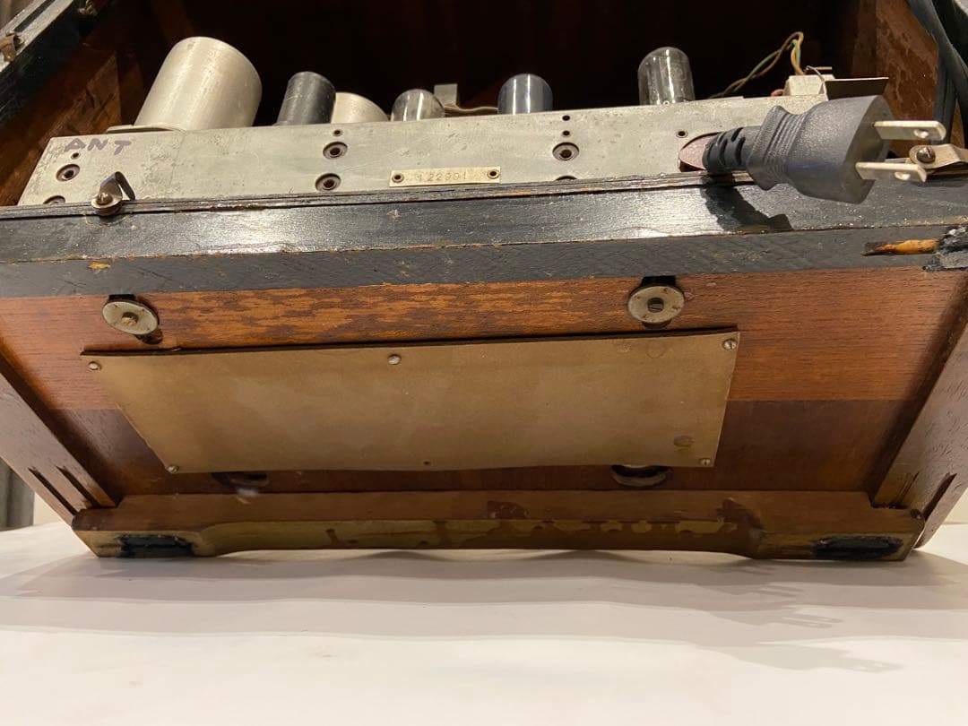 アンティーク真空管ラジオ