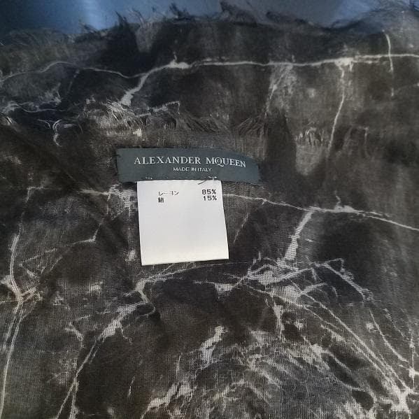 レア物　バーニーズニューヨーク限定　アレキサンダーマックイーン　シルク混ストール