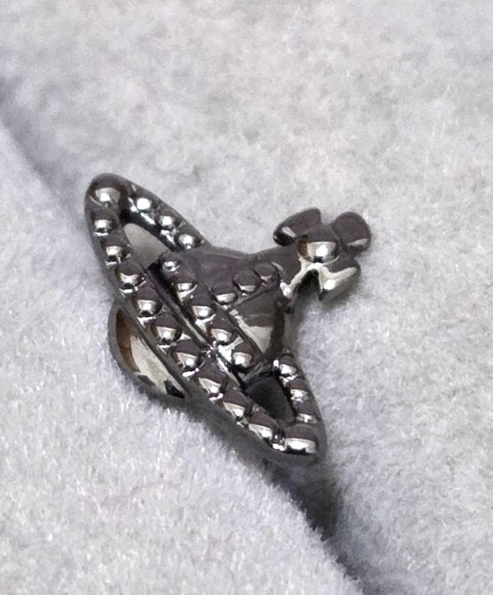 ヴィヴィアンウエストウッド　ORB　ガンメタリック　ピアス　片耳用　42077