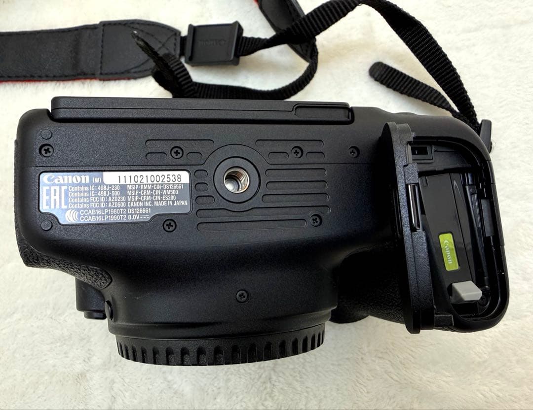 Canon EOS Kiss X9i デジタル　一眼レフ　カメラ