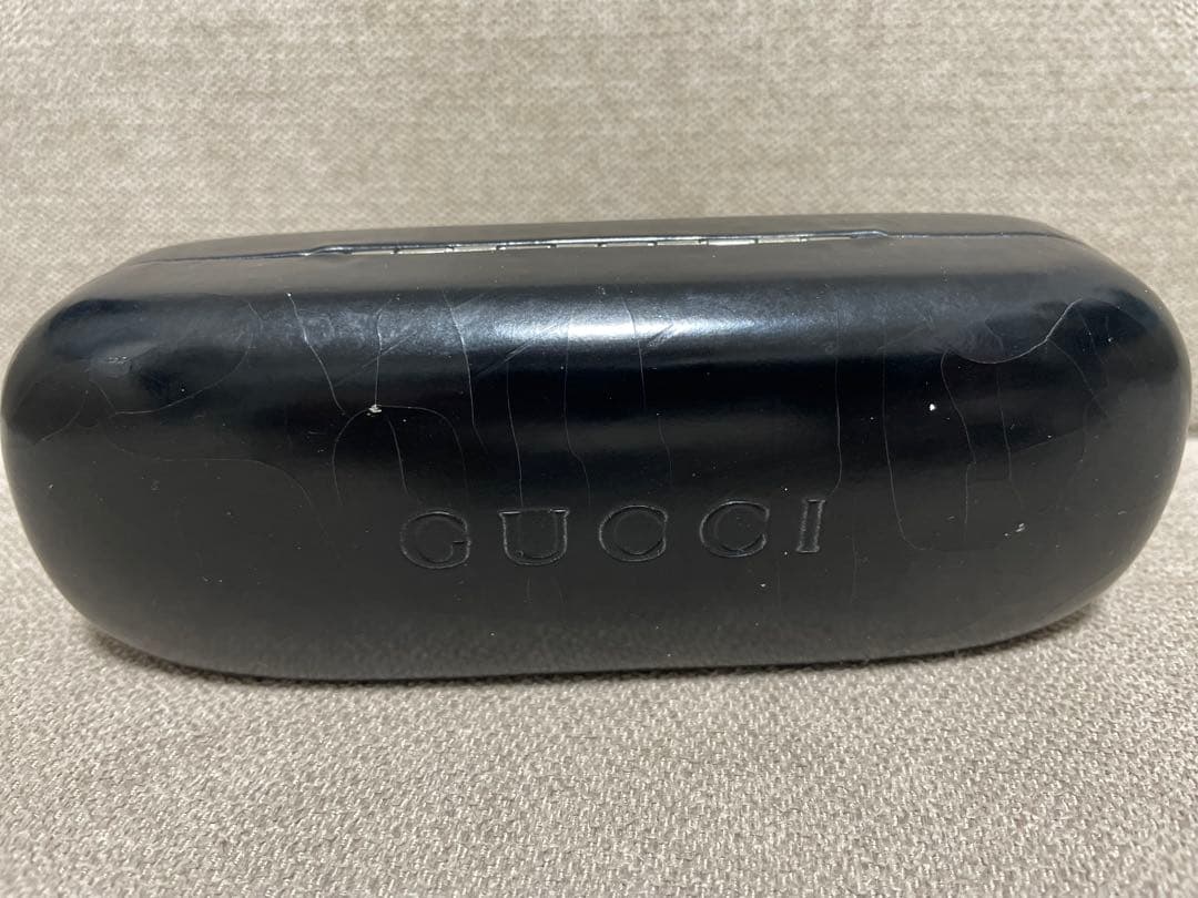 GUCCI ブラックメタルフレームサングラス