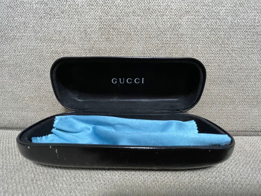 GUCCI ブラックメタルフレームサングラス