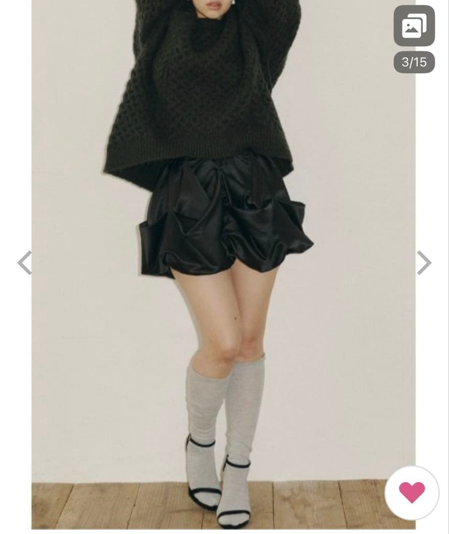 drape mini skirt 新品未使用　ブラック　黒　バルーンスカート