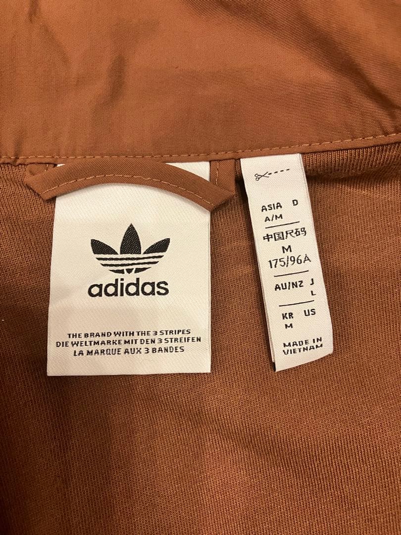 adidas トラックジャケット ブラウン