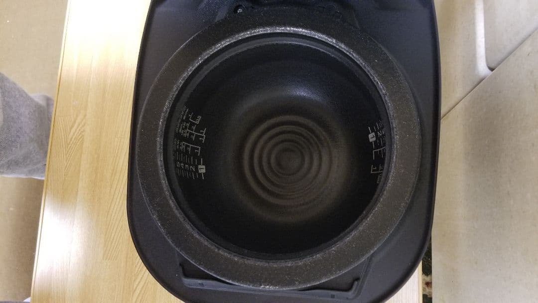 ☆2020年製☆土鍋ご泡火炊き☆タイガー圧力IH炊飯器 タッチパネル操作搭載