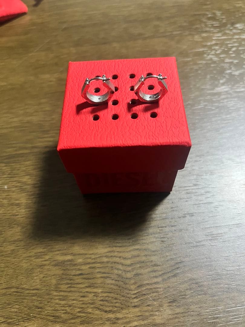 DIESEL シルバー 六角形フープピアス