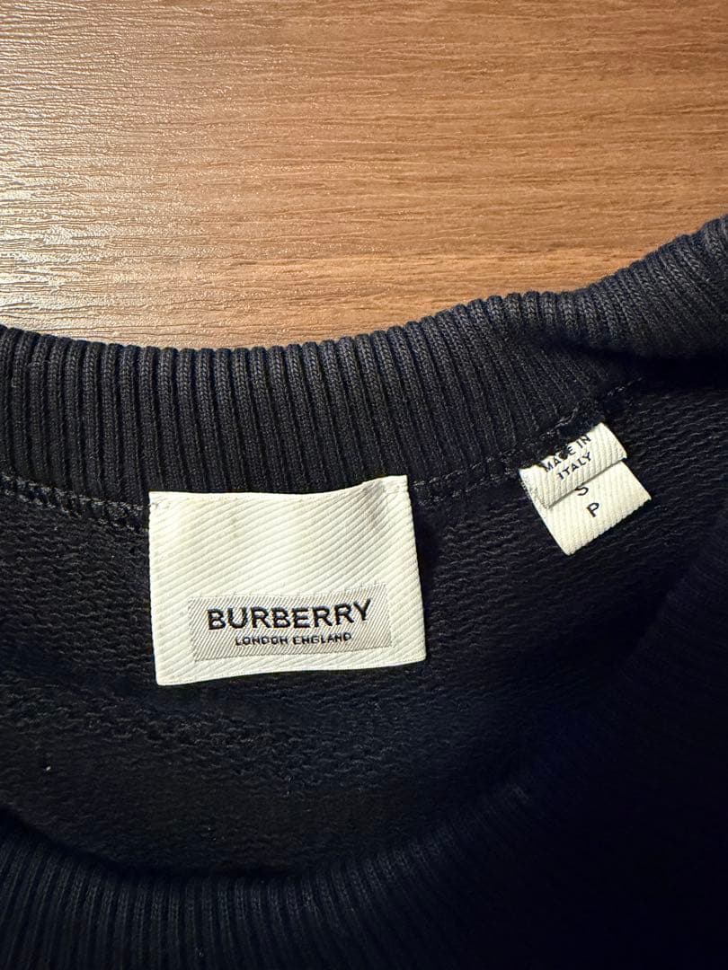 バーバリートップス