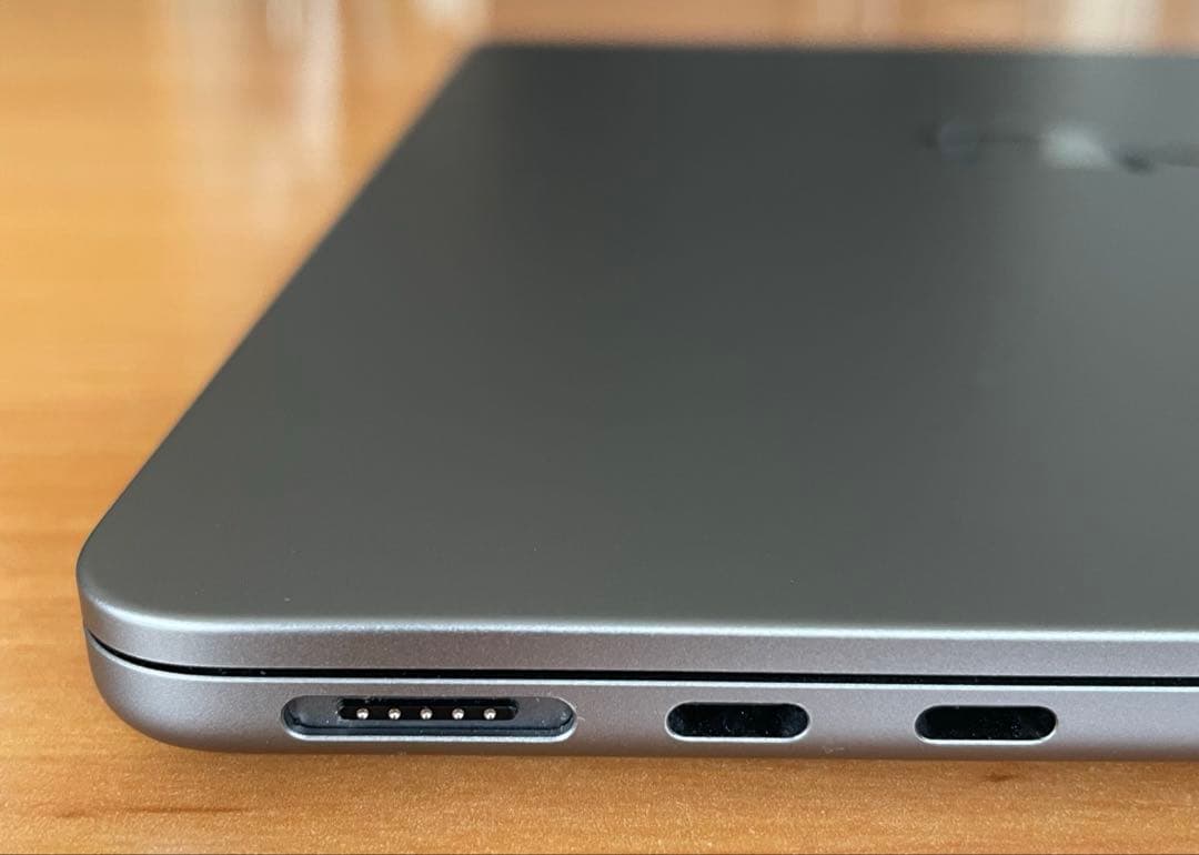 MacBook Air 13インチ M2 スペースグレイ 512GB