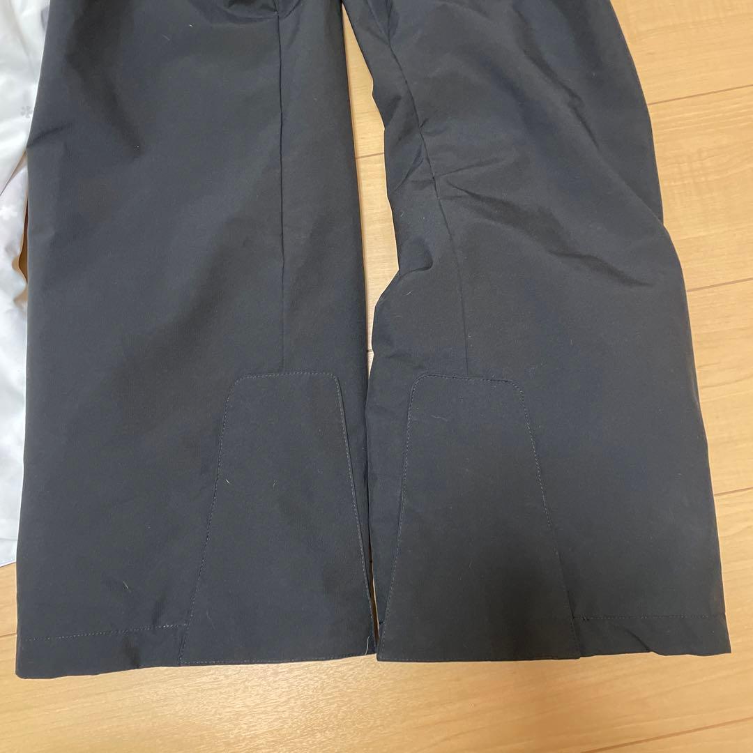 1、2回だけ使用　デサント　レディース　スキーウエア上下セット　Mサイズ