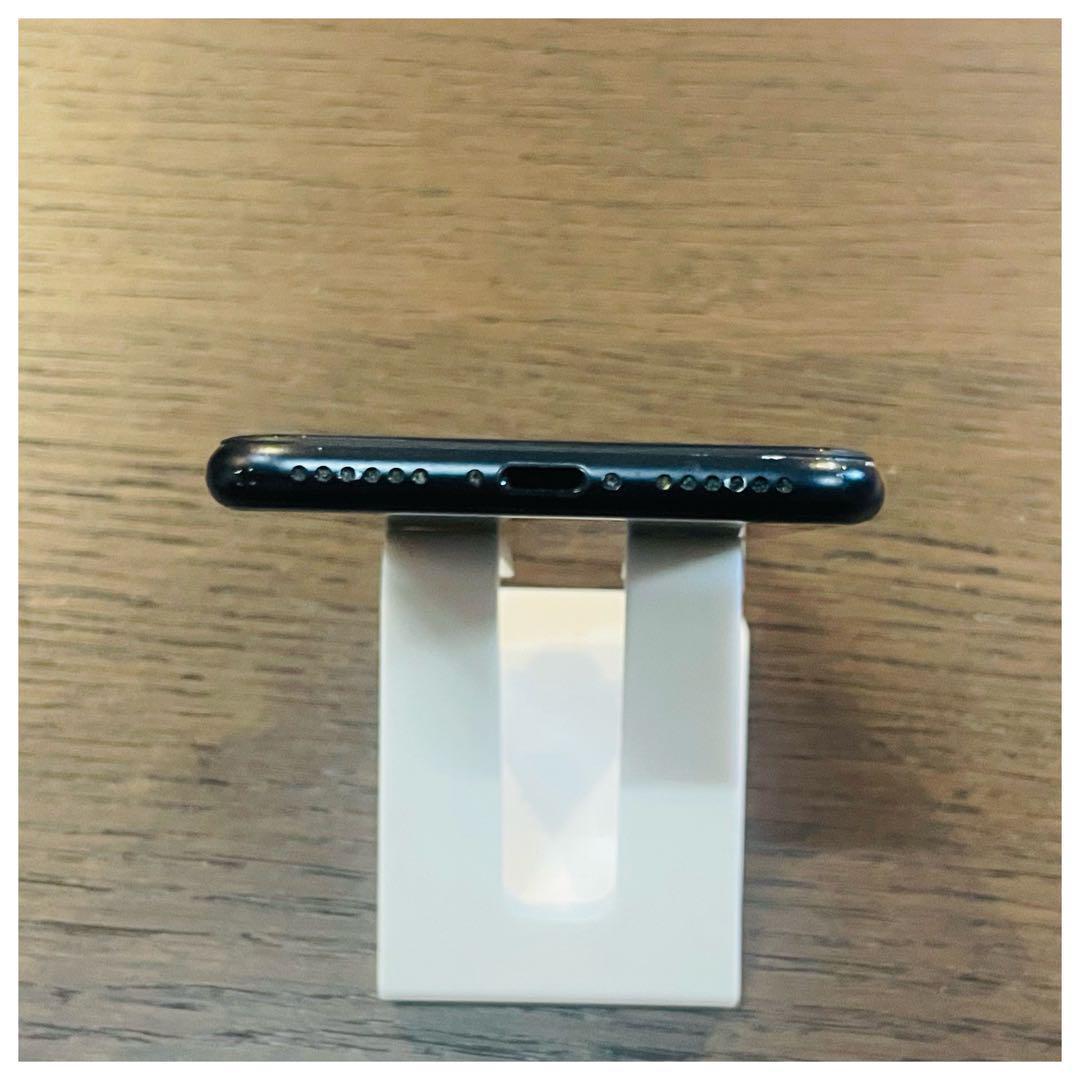 iPhoneSE3 本体 ブラック 64GB SIMフリー 美品 大人気