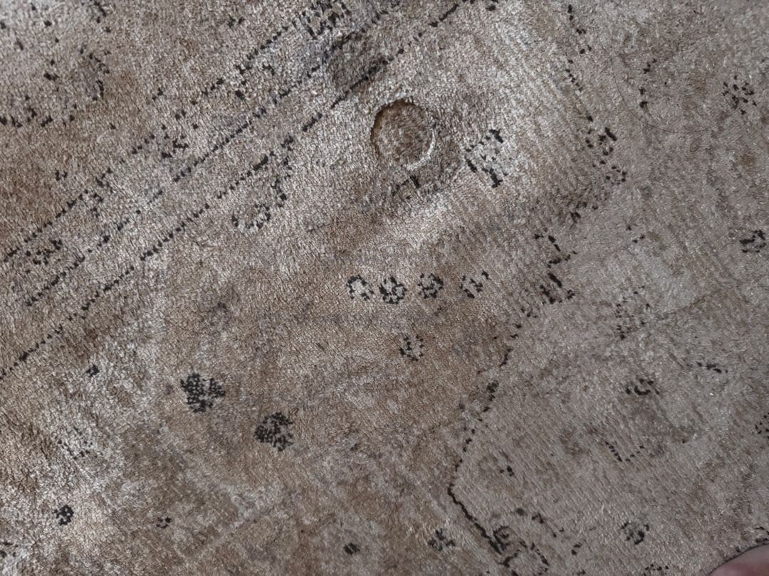 ZARA  ヴィンテージ風クリーム色ラグ 160×230