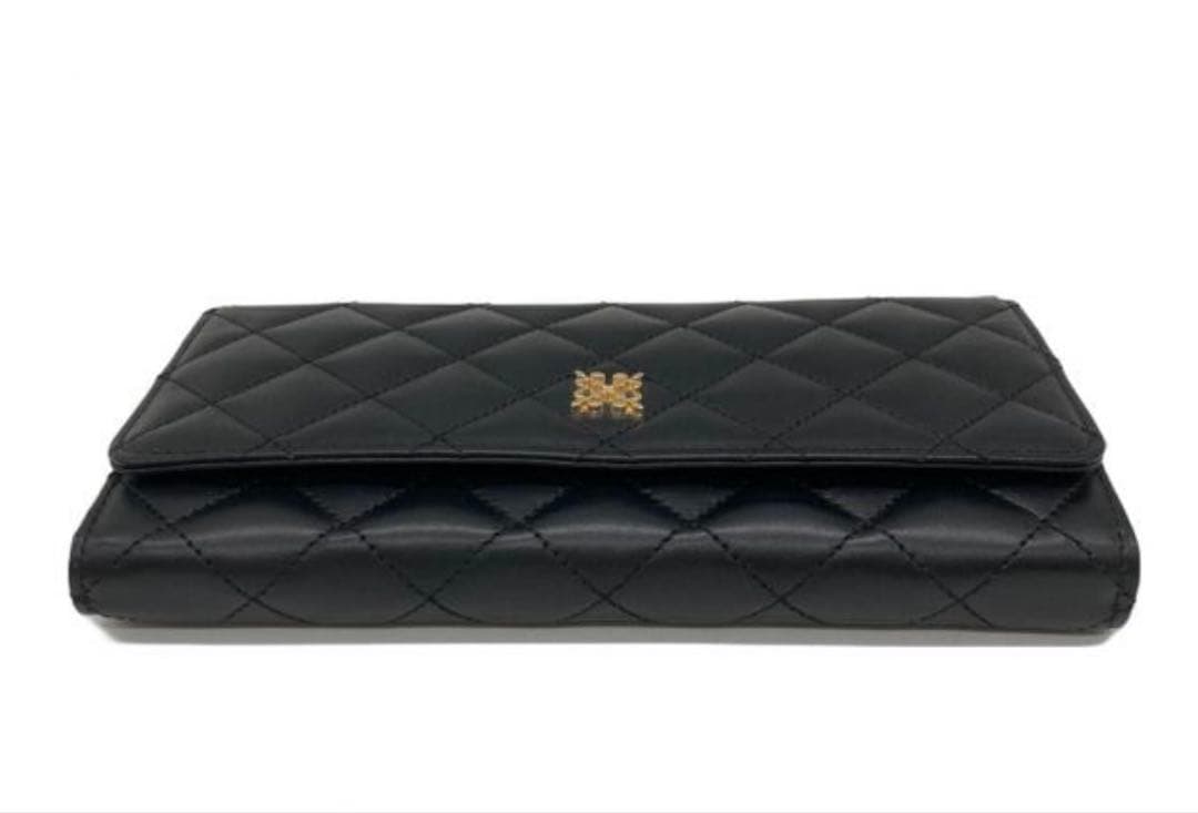 未使用品　russet キルティングレザーウォレット