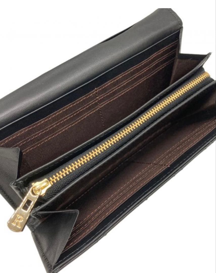 未使用品　russet キルティングレザーウォレット