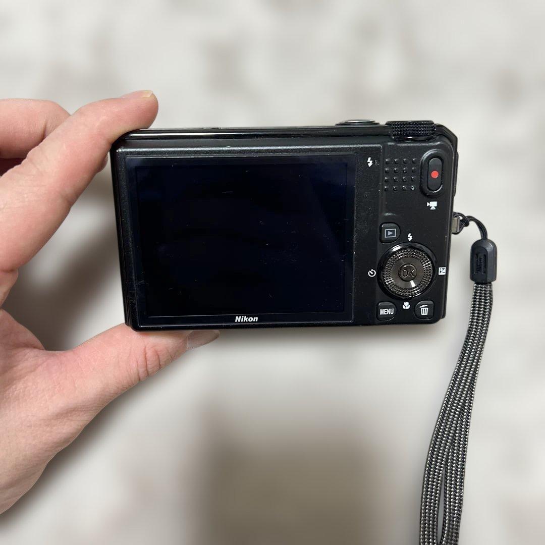 【美品】Nikon COOLPIX S9100 ブラック　動作未確認　デジカメ