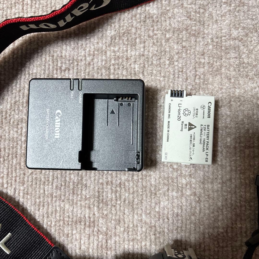 Canon EOS kiss x5デジタル一眼レフカメラ 本体とレンズ2本