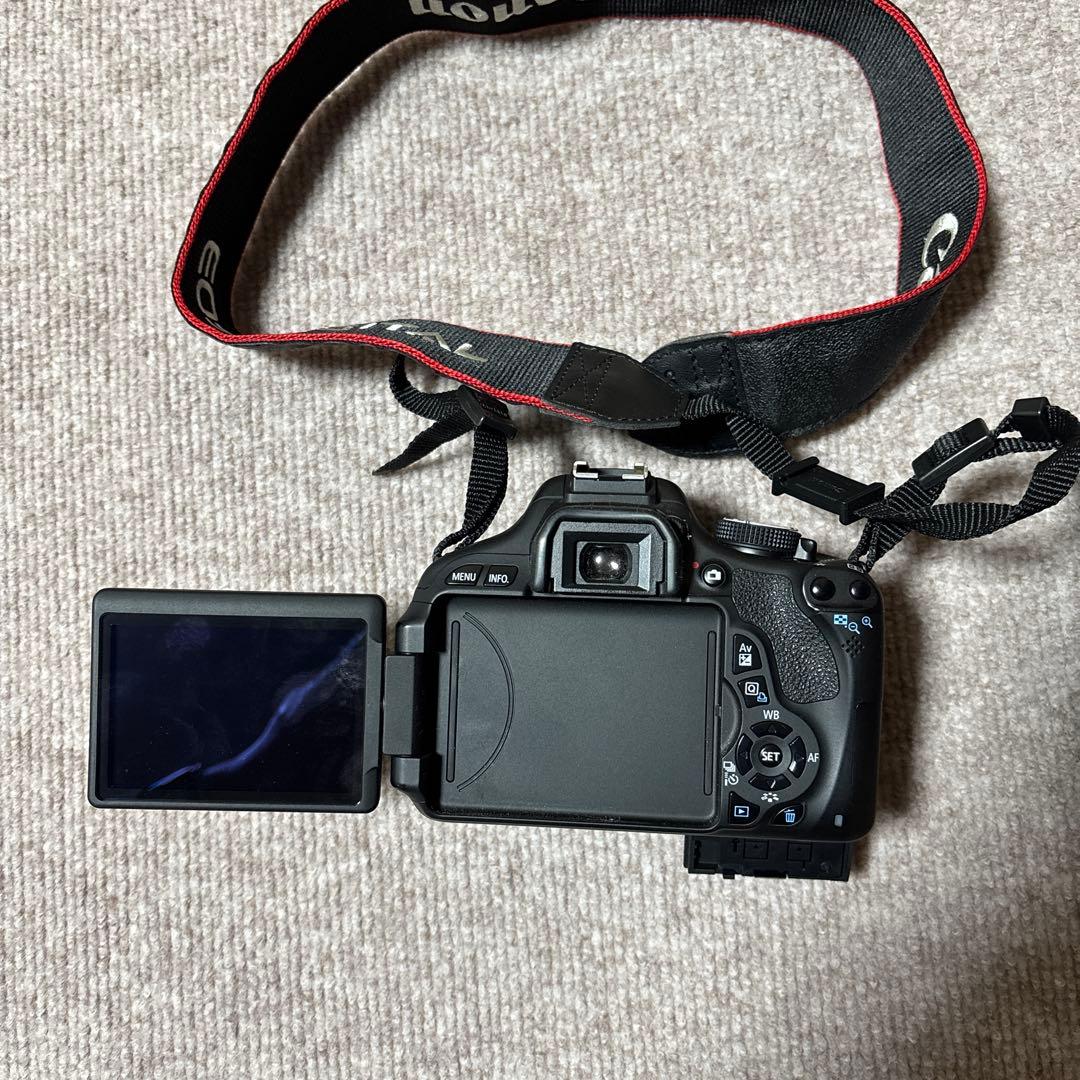 Canon EOS kiss x5デジタル一眼レフカメラ 本体とレンズ2本