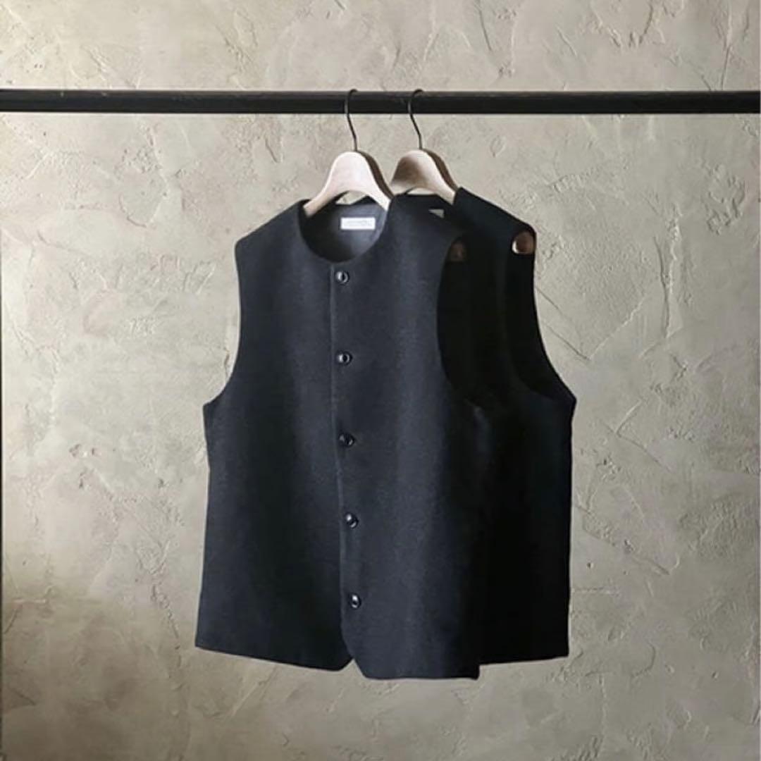 美品！！　コンフェクト　CONFECT ウールモッサークルーネックベスト