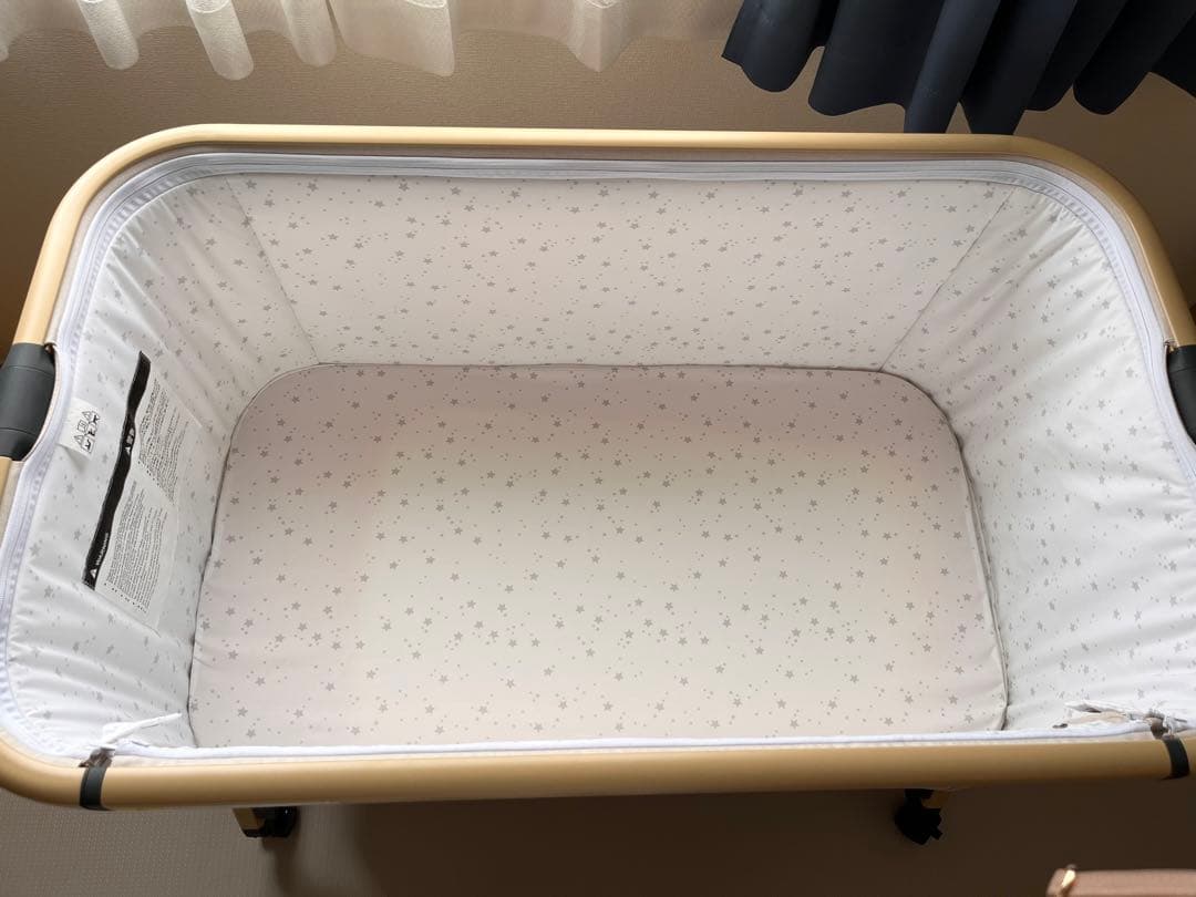 美品　ベビーベッド　&PUPPAPUPOベッドシーツ2枚セット