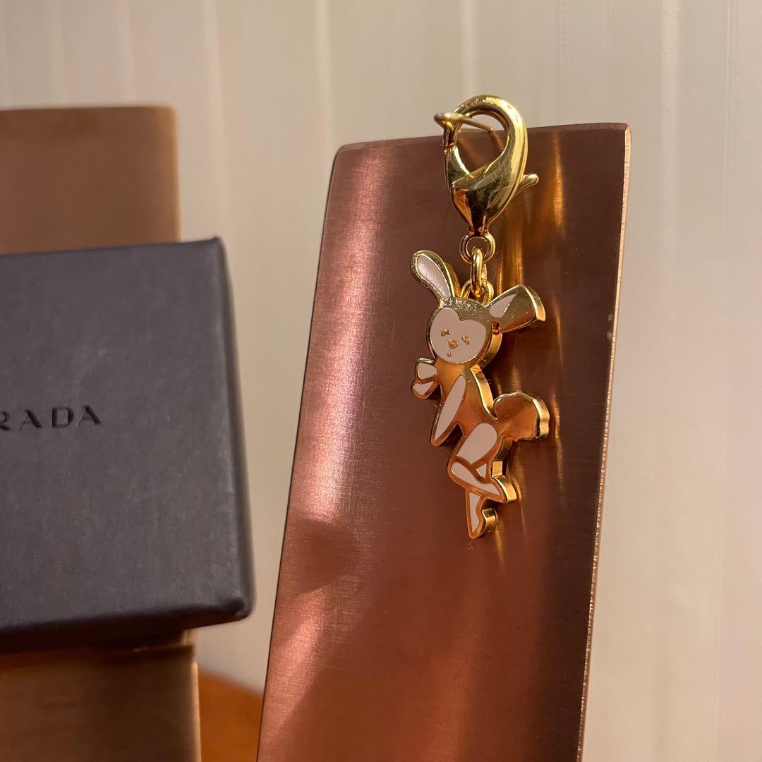 ✨美品✨【ハイブランド】PRADA（プラダ）真鍮製 ラビットモチーフ チャーム